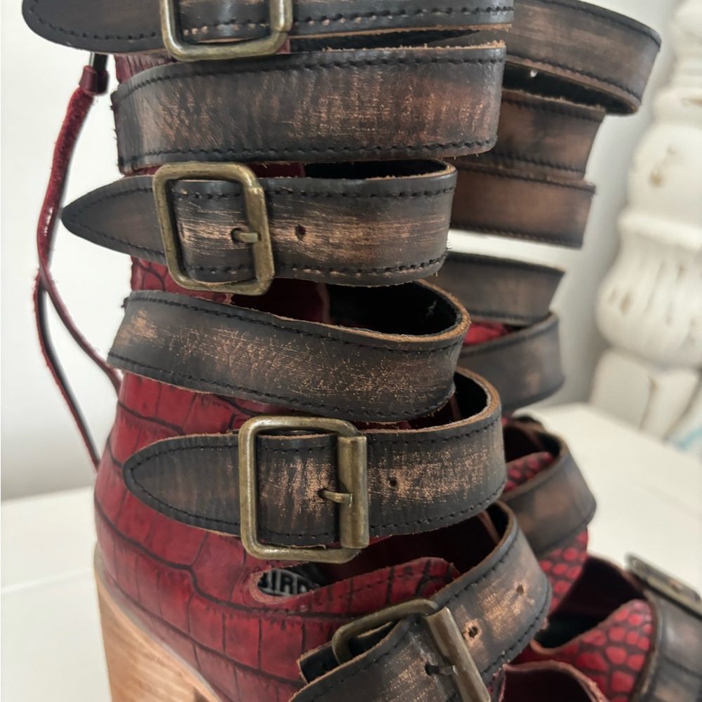 Freebird by Steven - ‘Bond’ in Red and Brown sz 7 - Picture 6 of 10